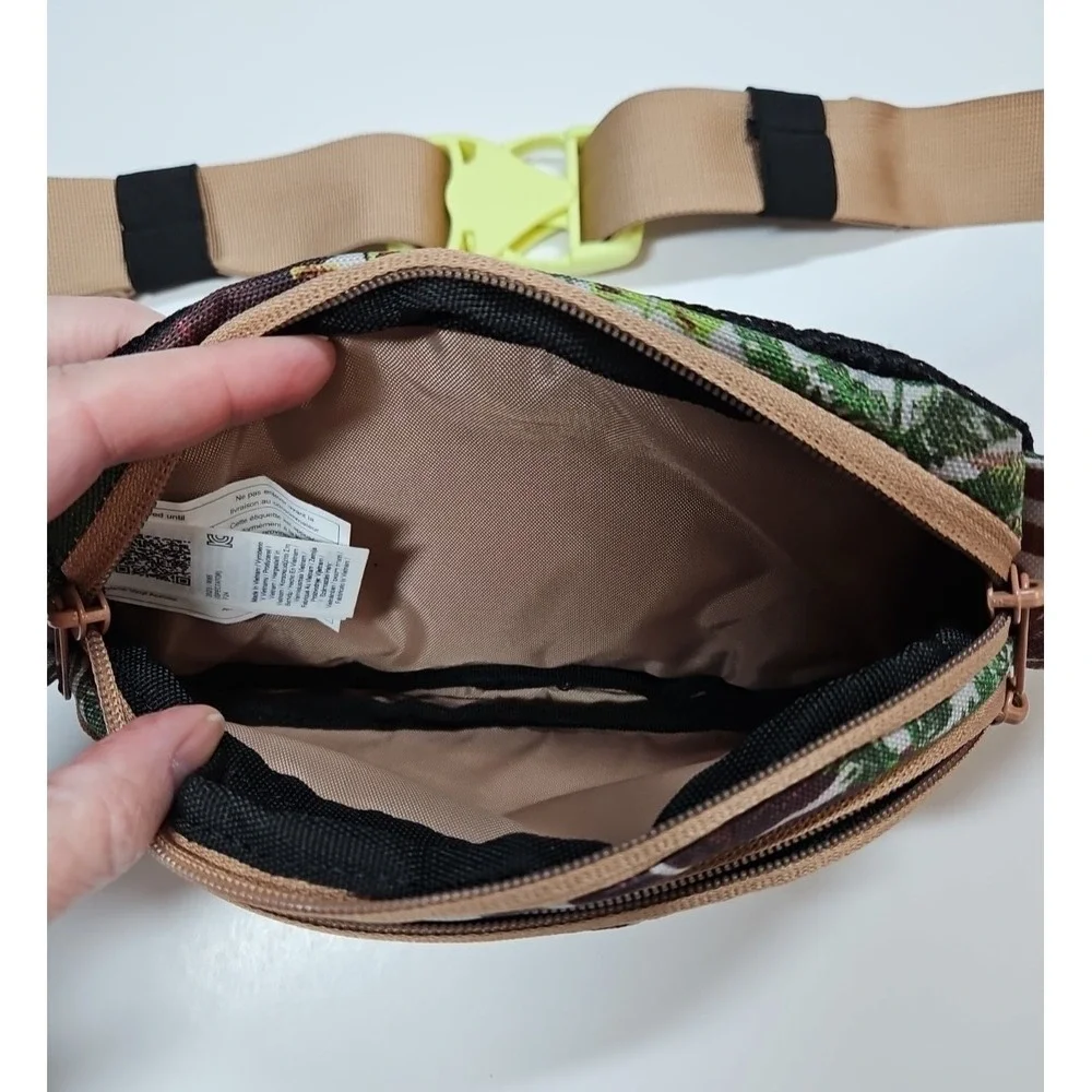 KAVU Spectator Adjustable Waist Pack Fanny‎ Pack Fern Print